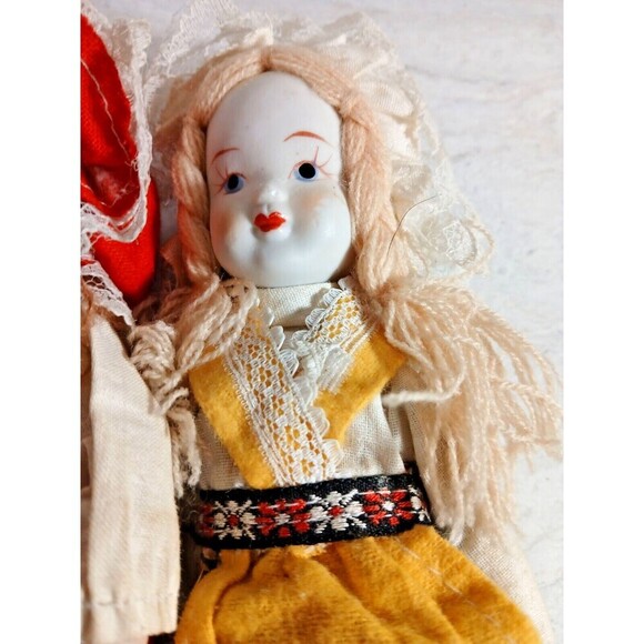 3 Vintage Porcelain Yellow & Red Dolls 9ins Tall Very Unique. - Picture 8 of 9